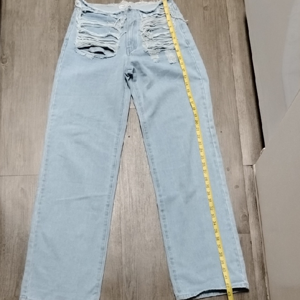 Fashion Nova Pale Blue Ripped Straight-Leg Jeans 💯 Cotton